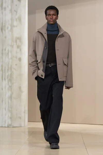 Look 8